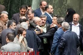 حاشیه های جلسه دیروز/وقتی دو نماینده به سمت صالحی حمله کردند و پزشکی که نگران حال صالحی بود