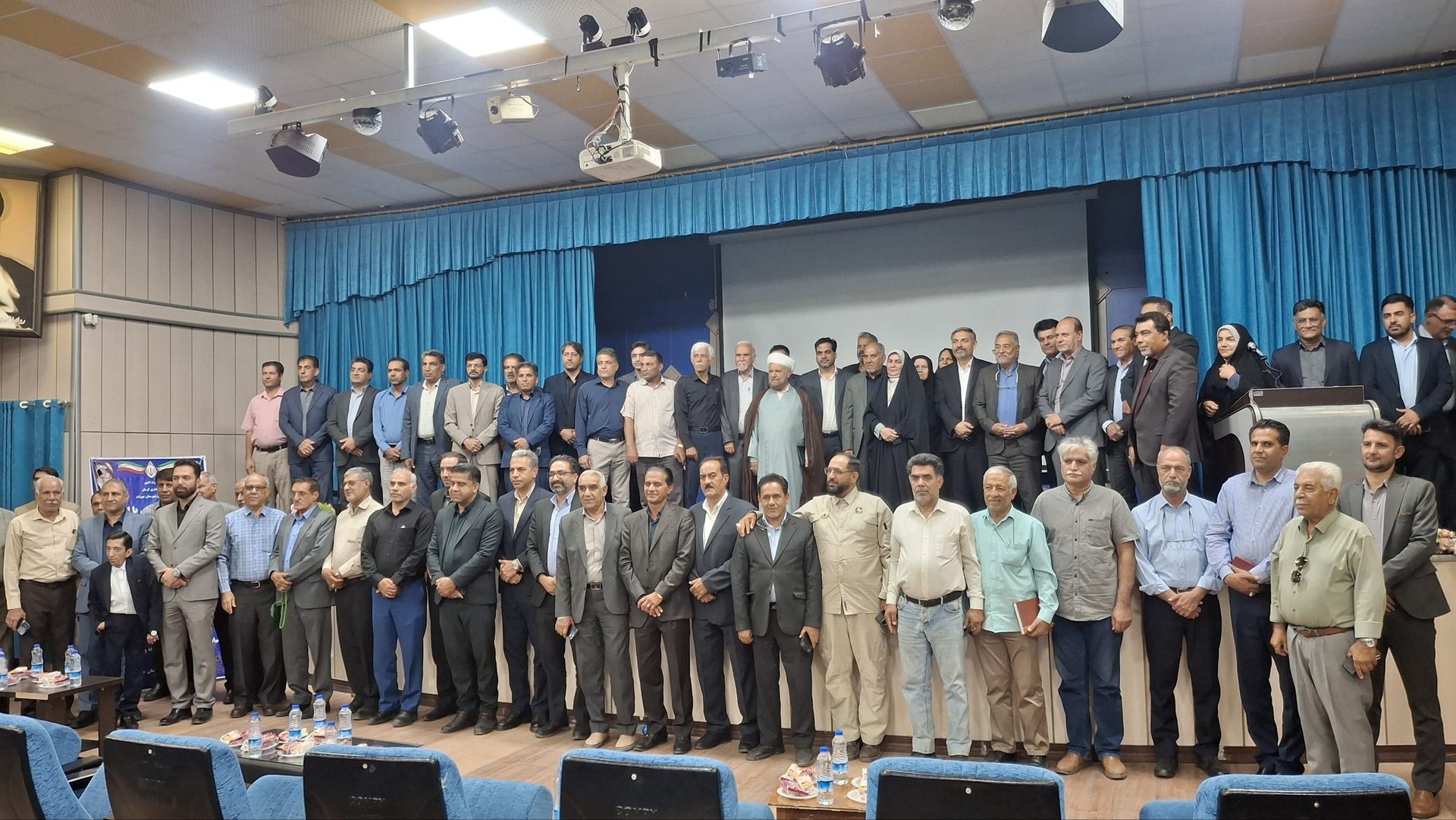 اتحاد و همدلی بی‌نظیر احزاب، فعالان سیاسی و اجتماعی با محوریت فرماندار جیرفت در تاریخ سیاسی شهرستان/تصاویر